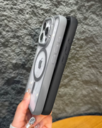 Funda CasePro MagSafe con Soporte para iPhone