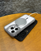 Funda CasePro MagSafe con Soporte para iPhone